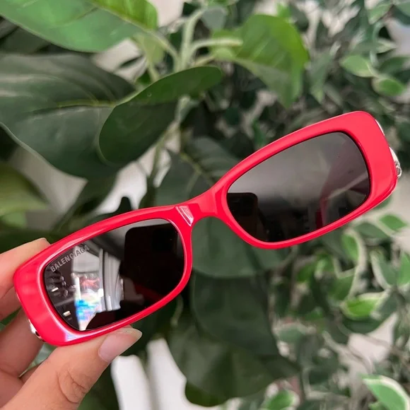 SOLD❤️BALENCIAGA dynasty rectangle in red acetate with Grey lense ♥️ - Picture 8 of 17